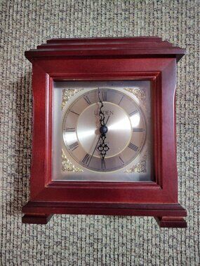 Lovely Linden Quartz Mantel Clock in Working Order